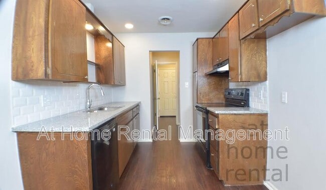 Building Photo - 4711 S Fulton Pl