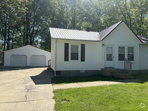 Building Photo - 545 Roselawn Dr