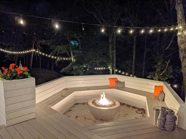 Foto del edificio - 1644 Dudley Mountain Rd