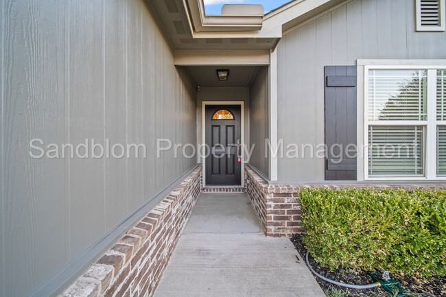 Foto del edificio - FOR LEASE | Jenks Home | 4 Bed, 2.5 Bath $...