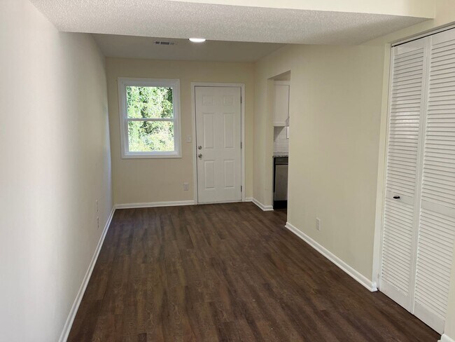 Foto del edificio - 3873 Fairmont Ave