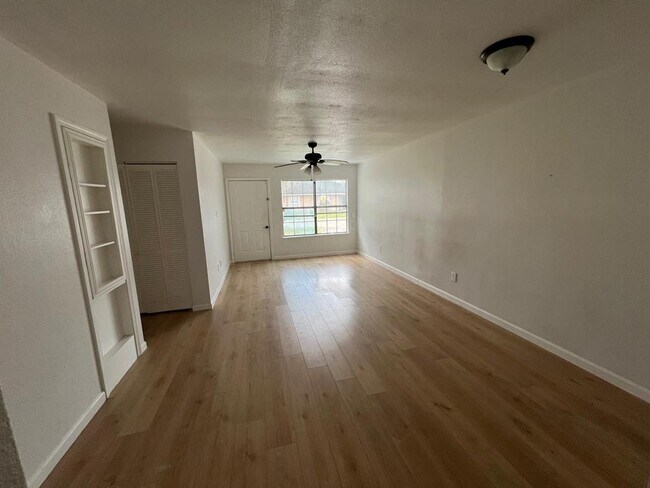 Foto del edificio - 3907 Cinnamon Cove Dr