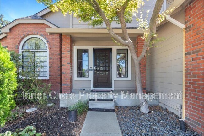 Building Photo - 512 Bluerock Dr