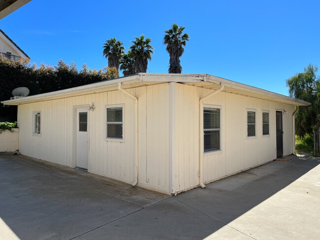 Building Photo - 4477 Meadowlark Ln