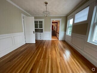Building Photo - 90 Beechcroft St