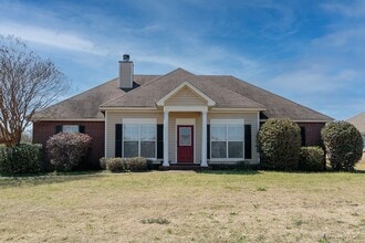 Building Photo - 825 Bluegrass Dr
