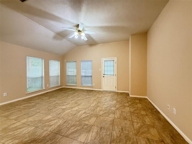 Foto del edificio - 12811 Mills Breeze Dr