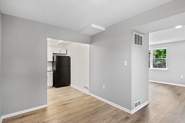 Foto del edificio - 5636 Purdue Ave