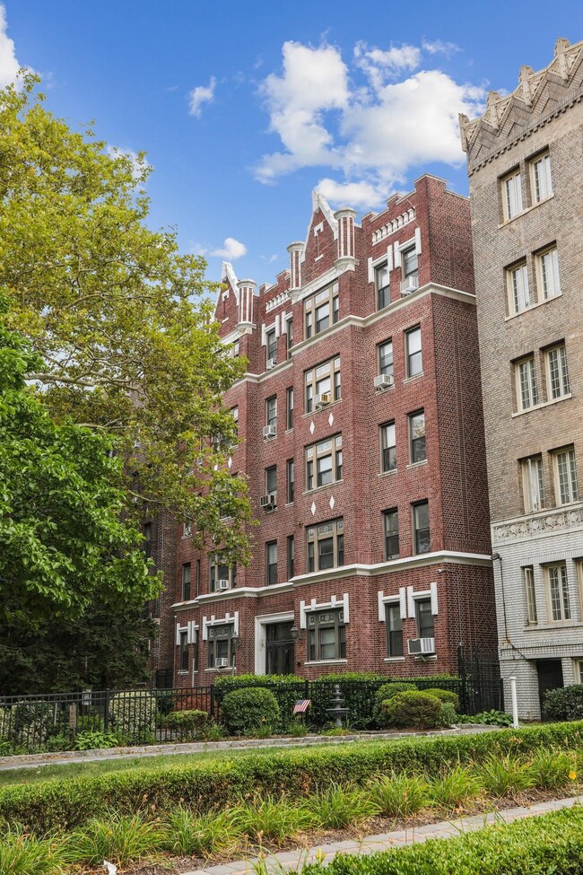 Foto del edificio - 53 Duncan Ave