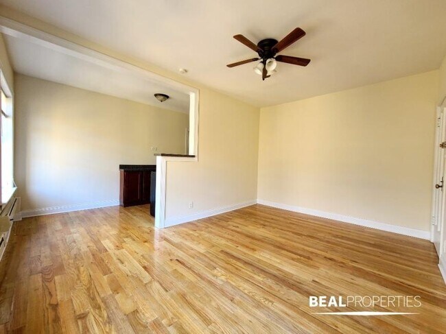 Building Photo - 0 bedroom in CHICAGO IL 60657