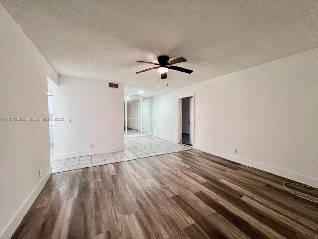 Building Photo - 805 SW 30th St