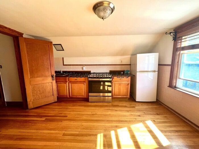 Photo - 40 Alfred Rd (Arlington, MA)