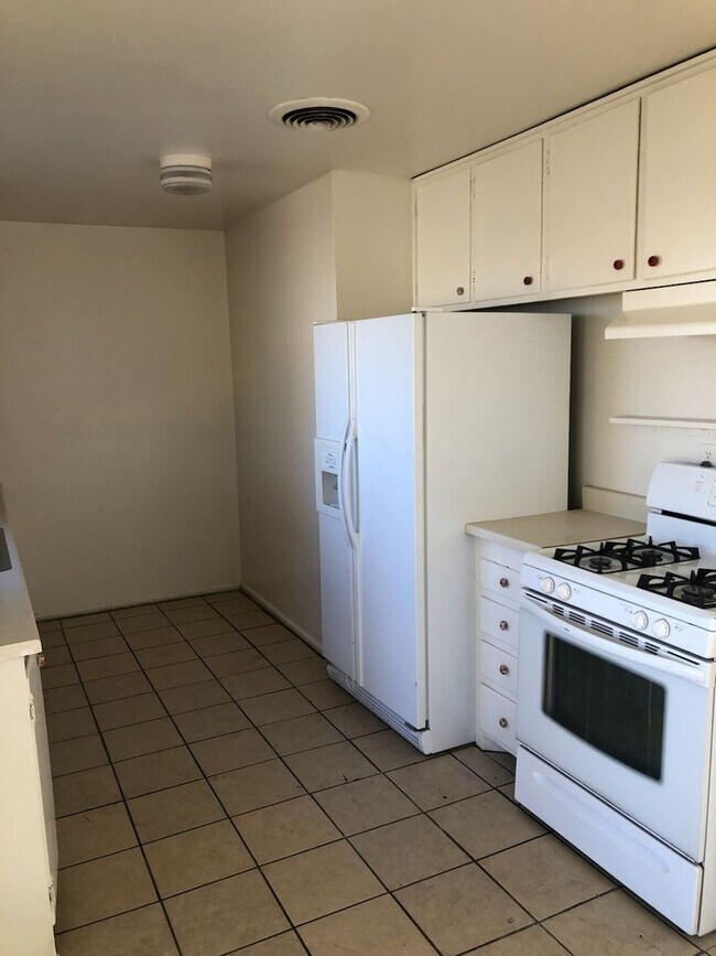 Building Photo - For Lease - 932 Idlewood - Odessa TX