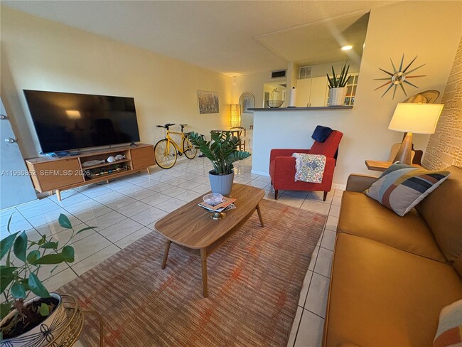 Foto del edificio - 13250 SW 4th Ct