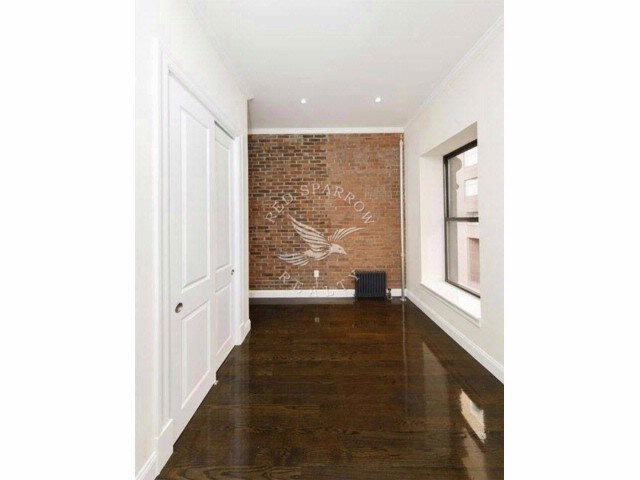 Building Photo - 454 W 58th St