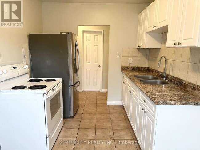 Photo du bâtiment - 220 Ashland Ave