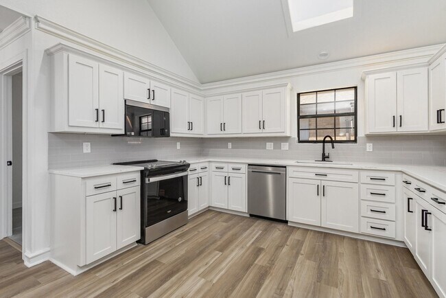 Foto del edificio - 922 Sycamore Creek Rd