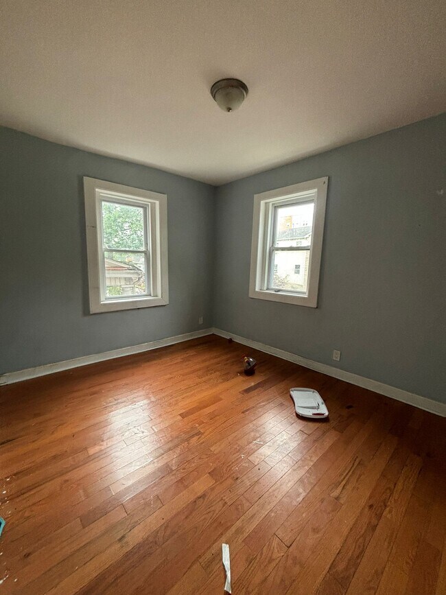 132 N Grove St 3 - 124 N Grove St