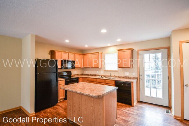Foto del edificio - 2 br, 2.5 bath House - 15404 Townsend Ave