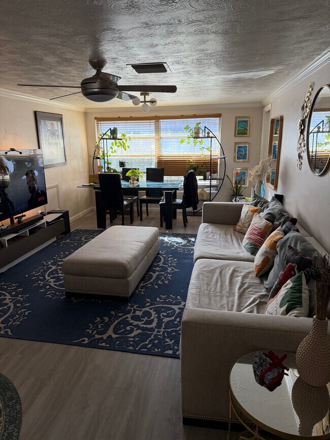 Building Photo - 2603 Almond Dr