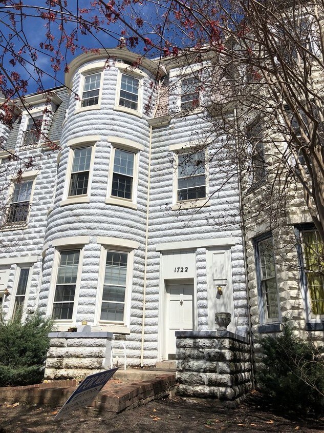 Primary Photo - 1722 Grove Ave