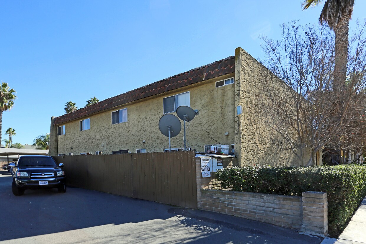 Foto del edificio - 1121-1159 S Emerald Ave