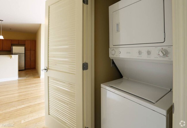 Building Photo - 2 br, 2 bath Apartment - 36 W Broadway 614