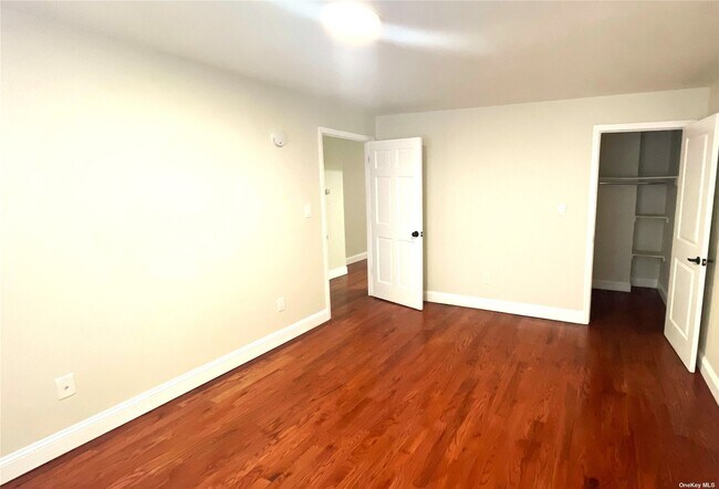 Building Photo - 742 E 218th St