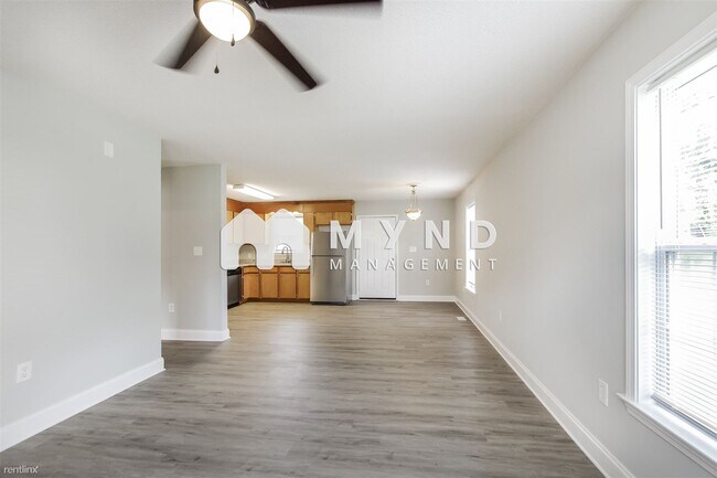 Building Photo - 3 br, 1.5 bath House - 1110 Celebration Dr