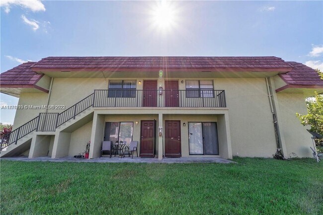 Foto del edificio - 3266 NW 104th Ave