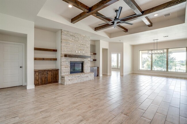 Foto del edificio - 1221 Crown Valley Dr