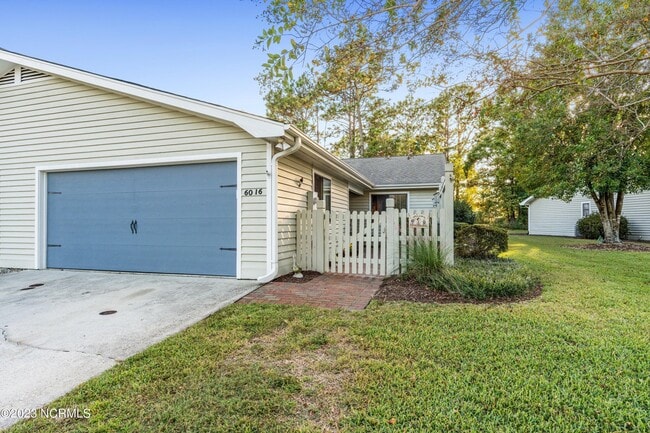Building Photo - 6016 Inland Greens Dr
