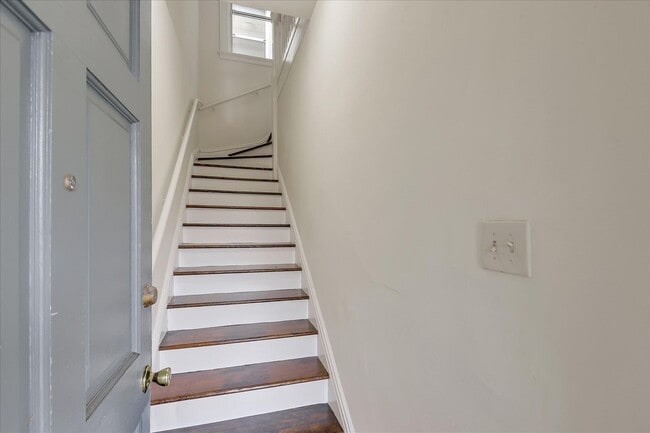 Building Photo - 1340-1342-1342 12th Ave