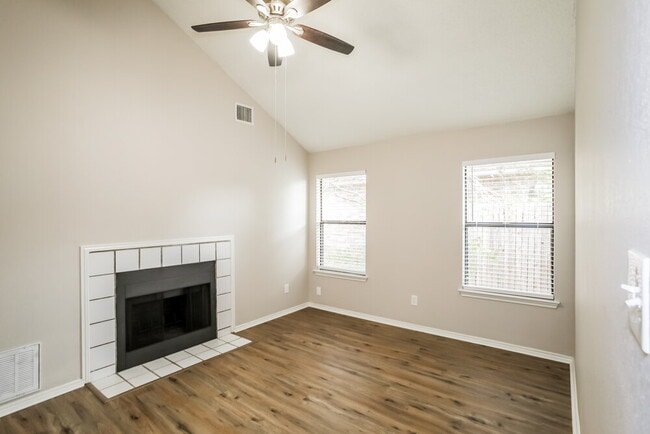 Foto del edificio - 605 Cox St