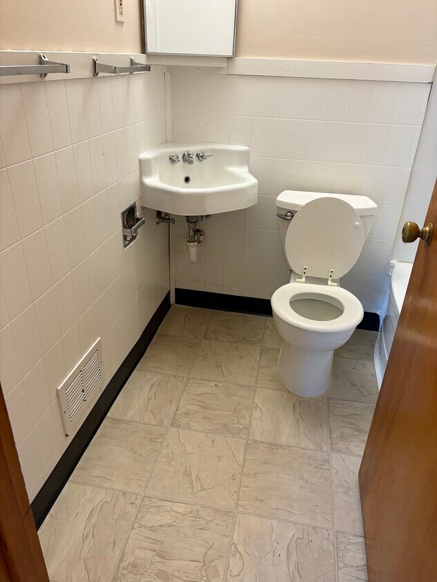 Foto del edificio - 2635 N 61st St