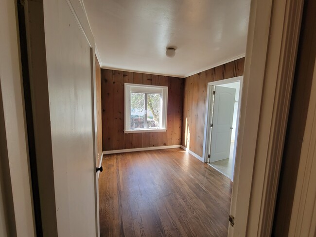 Building Photo - 1591 Silverado Trail