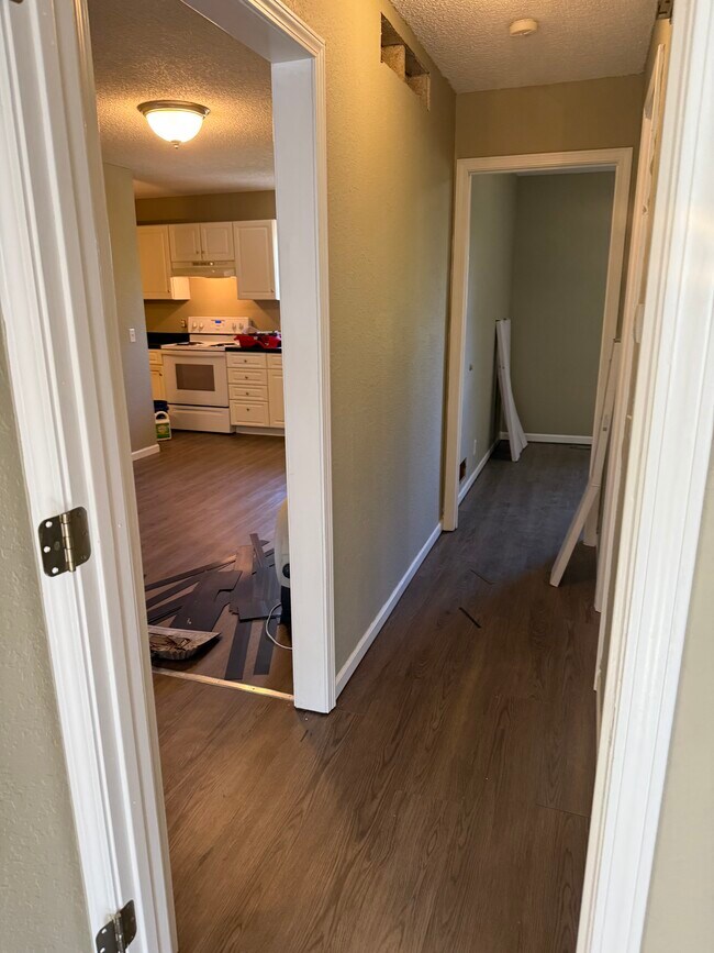 Pasillo - 2313 Roma Ln