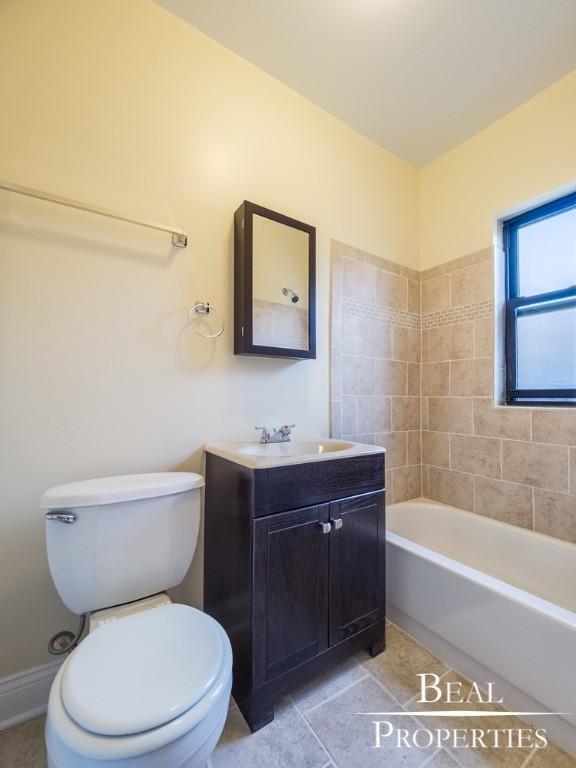Foto del edificio - 0 bedroom in CHICAGO IL 60657