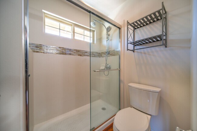 Building Photo - Unfurnished Kahoma Village Four Bedroom