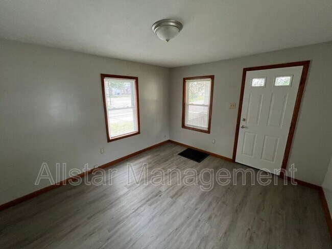Foto del edificio - 825 W Highland Ave