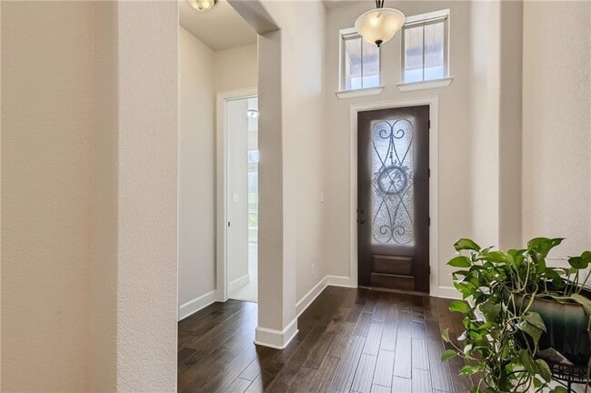 Building Photo - 717 Garner Park Dr