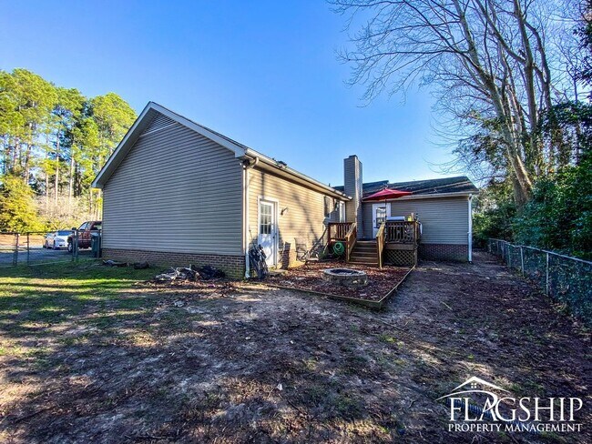 Foto del edificio - Great Three Bedroom Home Close to SJAFB