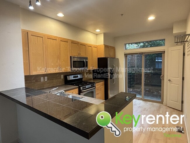 Building Photo - 2164 Yakima Ct