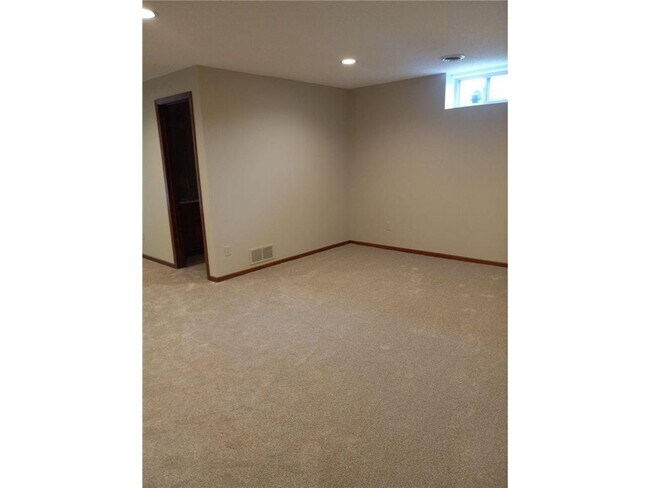 Foto del edificio - 8344 Parrish Ave NE