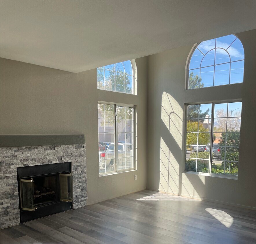 Primary Photo - 508 Escoto Pl