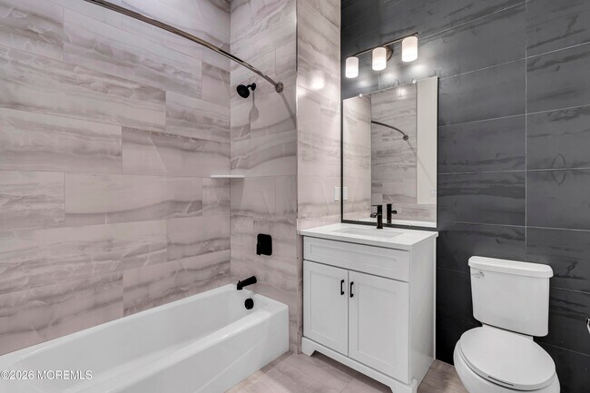 Foto del edificio - 527 Bangs Ave