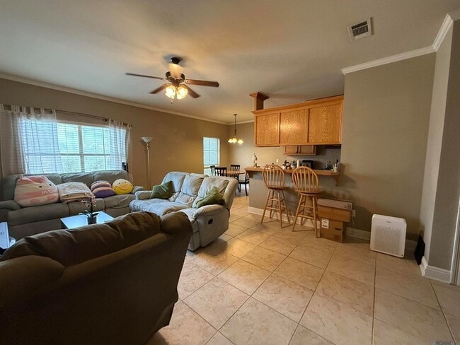 Building Photo - 828 Meadow Bend Dr