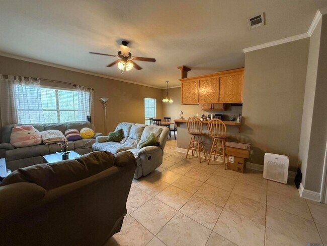 Foto del edificio - 828 Meadow Bend Dr