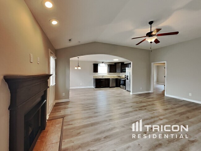 Foto del edificio - 2448 Andersonville Dr