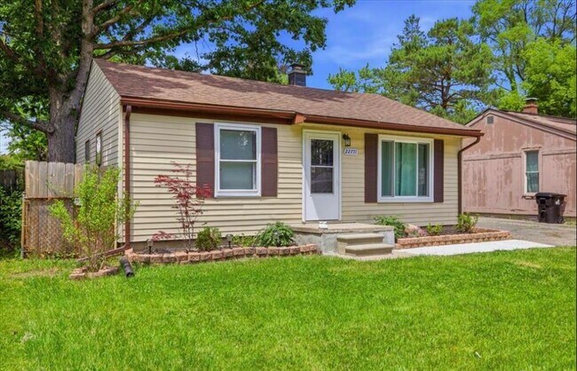 Foto del edificio - 22761 Purdue Ave
